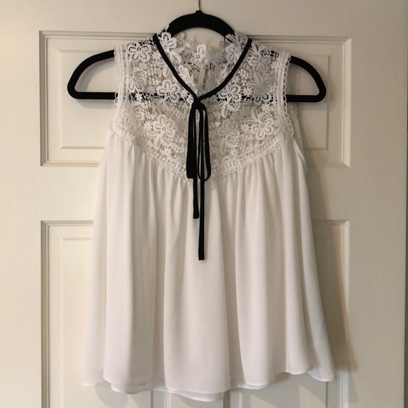 Tie Detail Sleeve Top NWT - Picture 1 of 4